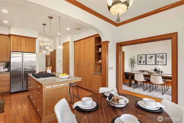 1411 10th Avenue W, Seattle, WA 98119