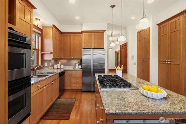 1411 10th Avenue W, Seattle, WA 98119