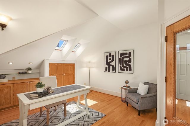 1411 10th Avenue W, Seattle, WA 98119
