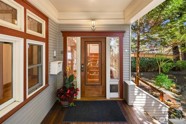 1411 10th Avenue W, Seattle, WA 98119