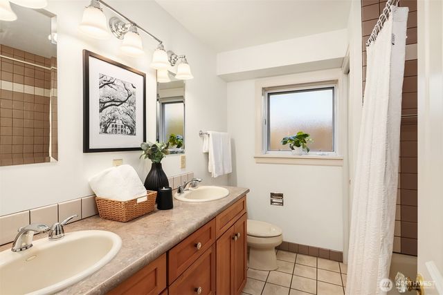 1411 10th Avenue W, Seattle, WA 98119