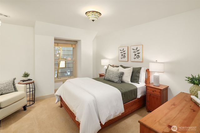 1411 10th Avenue W, Seattle, WA 98119
