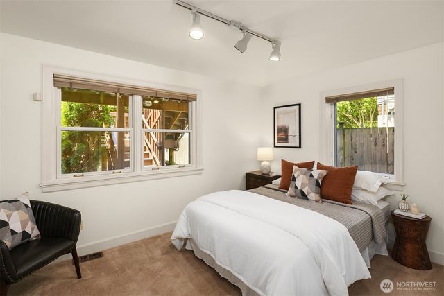 1411 10th Avenue W, Seattle, WA 98119