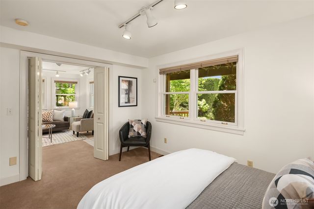 1411 10th Avenue W, Seattle, WA 98119