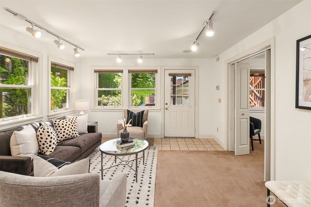 1411 10th Avenue W, Seattle, WA 98119
