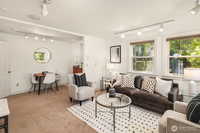 1411 10th Avenue W, Seattle, WA 98119