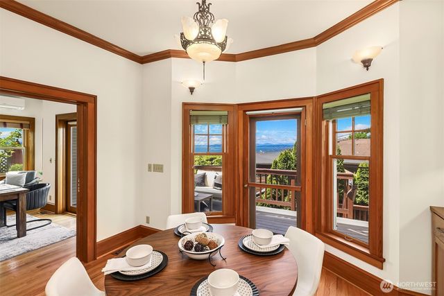 1411 10th Avenue W, Seattle, WA 98119
