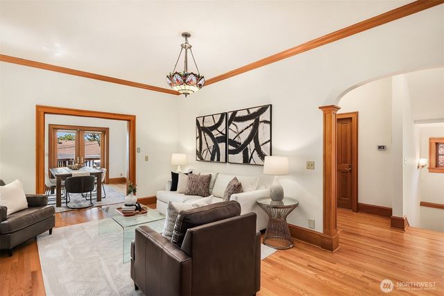 1411 10th Avenue W, Seattle, WA 98119