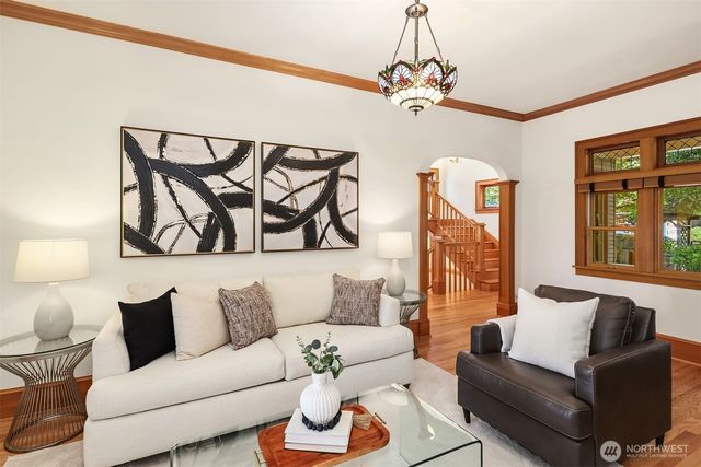 1411 10th Avenue W, Seattle, WA 98119