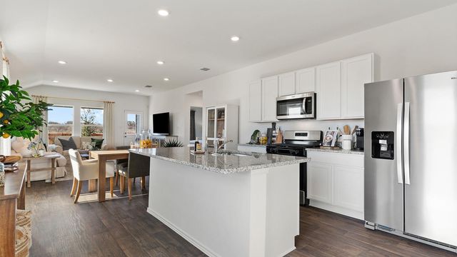 443 Frogmore LOOP, Uhland, TX 78640