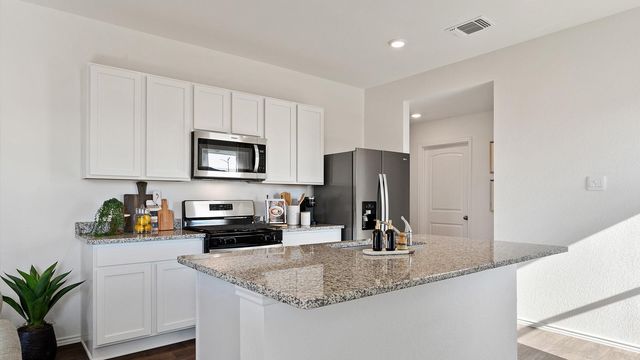 443 Frogmore LOOP, Uhland, TX 78640