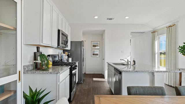 443 Frogmore LOOP, Uhland, TX 78640