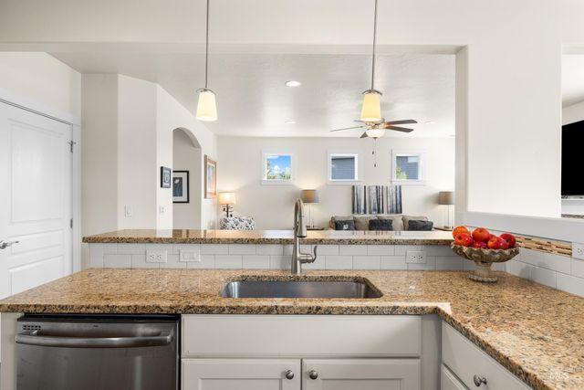 16 N Caracaras Way, Eagle, ID 83616