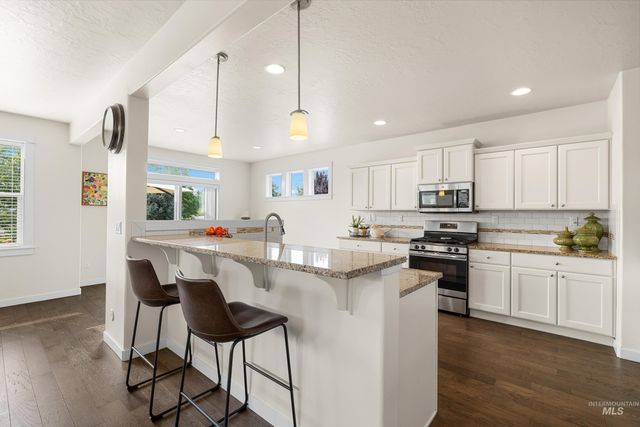 16 N Caracaras Way, Eagle, ID 83616