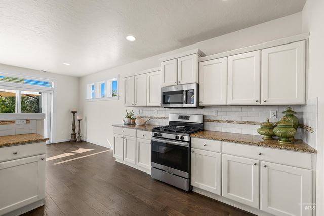 16 N Caracaras Way, Eagle, ID 83616