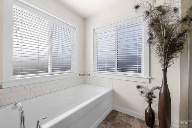 16 N Caracaras Way, Eagle, ID 83616
