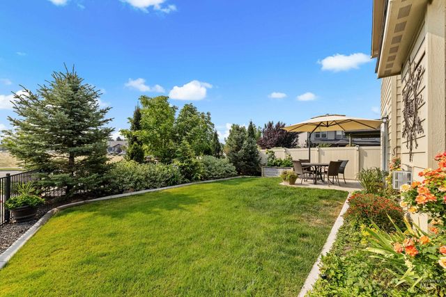 16 N Caracaras Way, Eagle, ID 83616