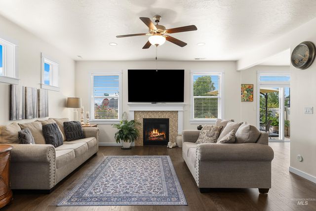 16 N Caracaras Way, Eagle, ID 83616