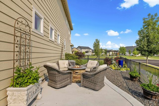 16 N Caracaras Way, Eagle, ID 83616