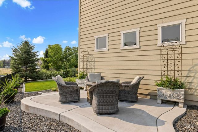 16 N Caracaras Way, Eagle, ID 83616
