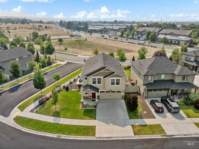 16 N Caracaras Way, Eagle, ID 83616