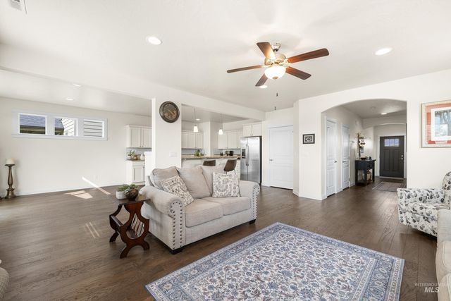 16 N Caracaras Way, Eagle, ID 83616