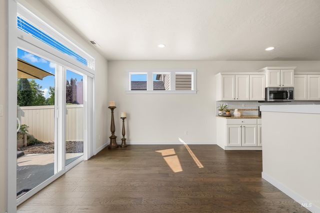 16 N Caracaras Way, Eagle, ID 83616