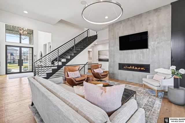 21810 Dorcas Street, Elkhorn, NE 68022