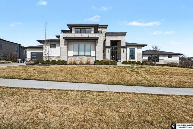 21810 Dorcas Street, Elkhorn, NE 68022