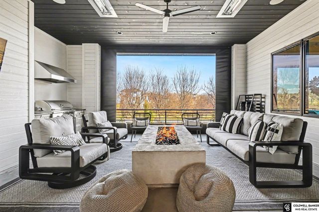 21810 Dorcas Street, Elkhorn, NE 68022