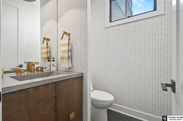 21810 Dorcas Street, Elkhorn, NE 68022