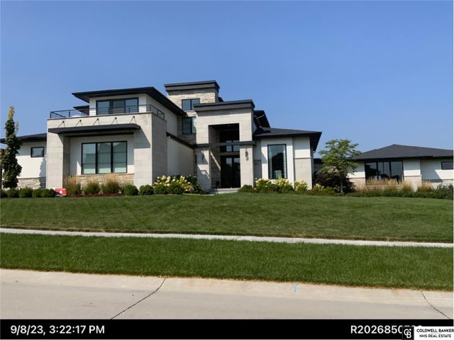 21810 Dorcas Street, Elkhorn, NE 68022