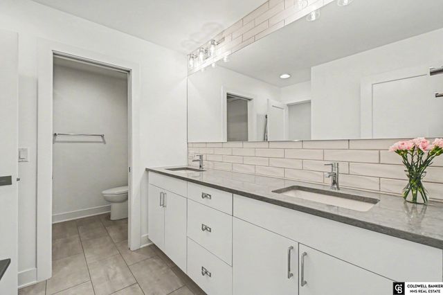 21810 Dorcas Street, Elkhorn, NE 68022