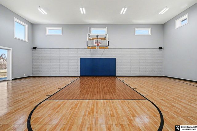 21810 Dorcas Street, Elkhorn, NE 68022