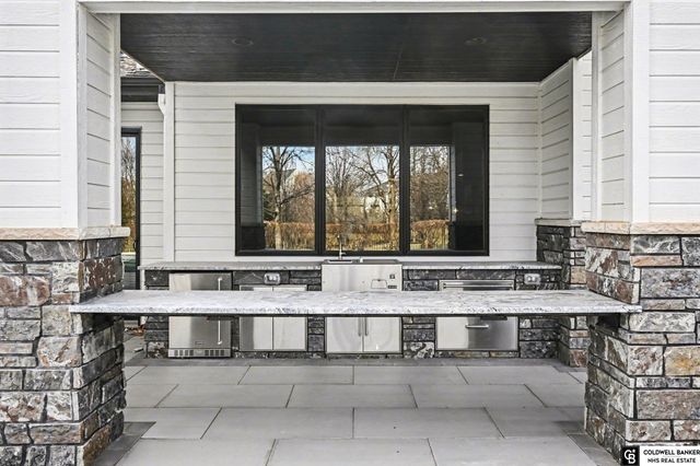 21810 Dorcas Street, Elkhorn, NE 68022