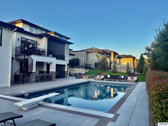 21810 Dorcas Street, Elkhorn, NE 68022