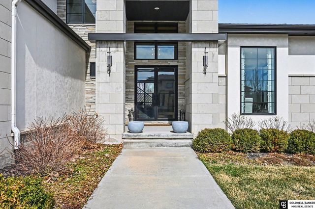 21810 Dorcas Street, Elkhorn, NE 68022