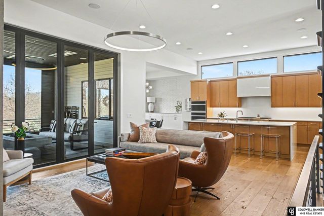 21810 Dorcas Street, Elkhorn, NE 68022