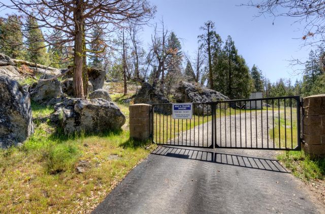 40806 Mill Run Lane, Shaver Lake, CA 93664