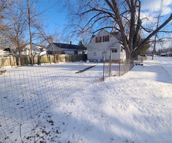 1062 Tremont Avenue, Mt. Morris Township, MI 48505