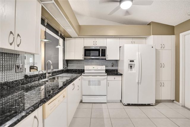 7566 Red Ruby Drive, Delray Beach, FL 33446