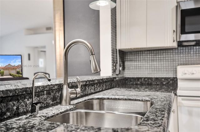 7566 Red Ruby Drive, Delray Beach, FL 33446