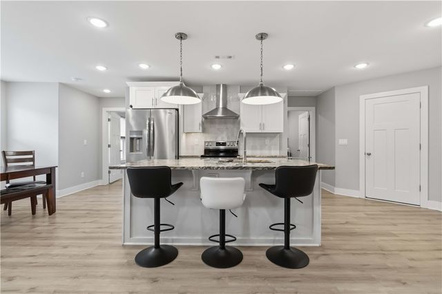 1045 W Garland Street, Siloam Springs, AR 72761