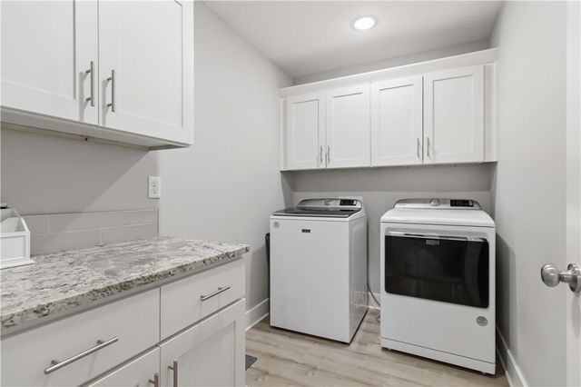 1045 W Garland Street, Siloam Springs, AR 72761