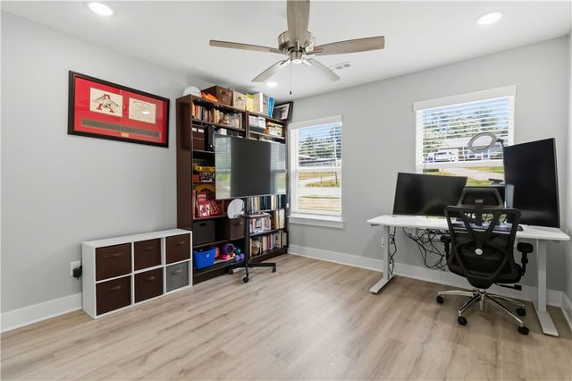1045 W Garland Street, Siloam Springs, AR 72761