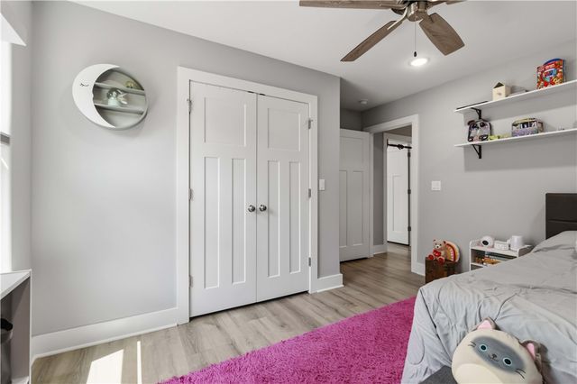 1045 W Garland Street, Siloam Springs, AR 72761