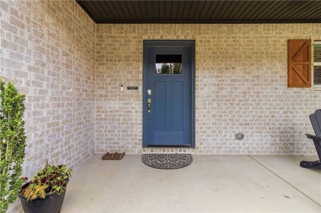 1045 W Garland Street, Siloam Springs, AR 72761