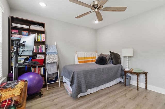 1045 W Garland Street, Siloam Springs, AR 72761