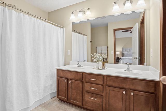 17390 72nd Avenue N 1301, Maple Grove, MN 55311