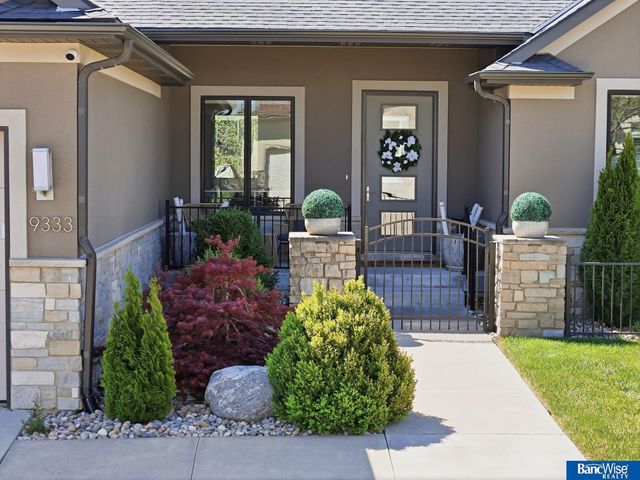 9333 Blackwood Avenue, Lincoln, NE 68526